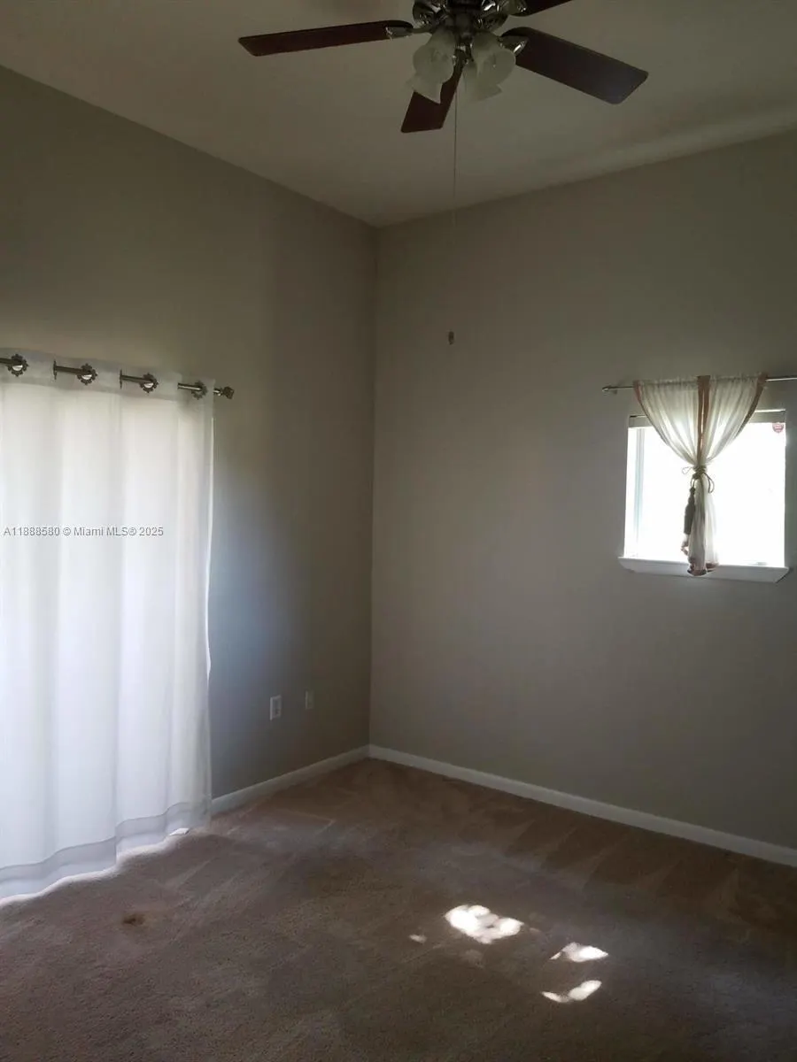 4863 Via Palm Lks, #806