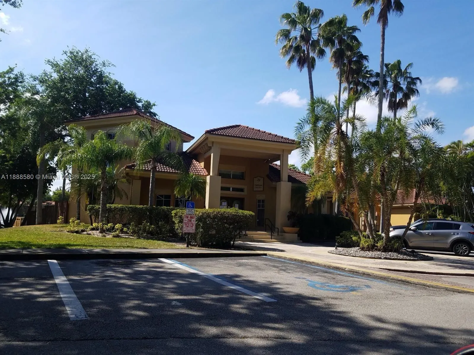 4863 Via Palm Lks, #806