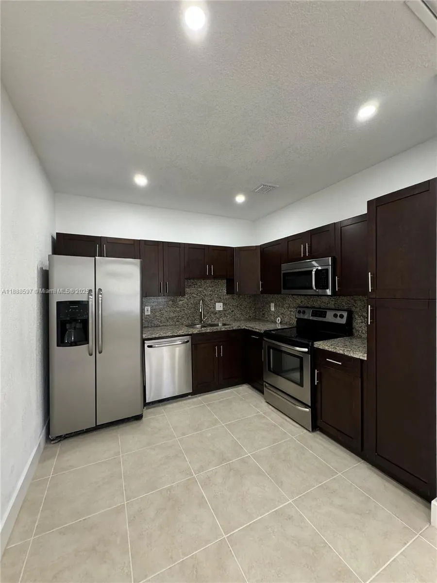16820 SW 1st Mnr