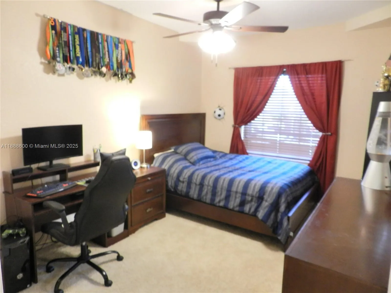 210 La Costa Ct