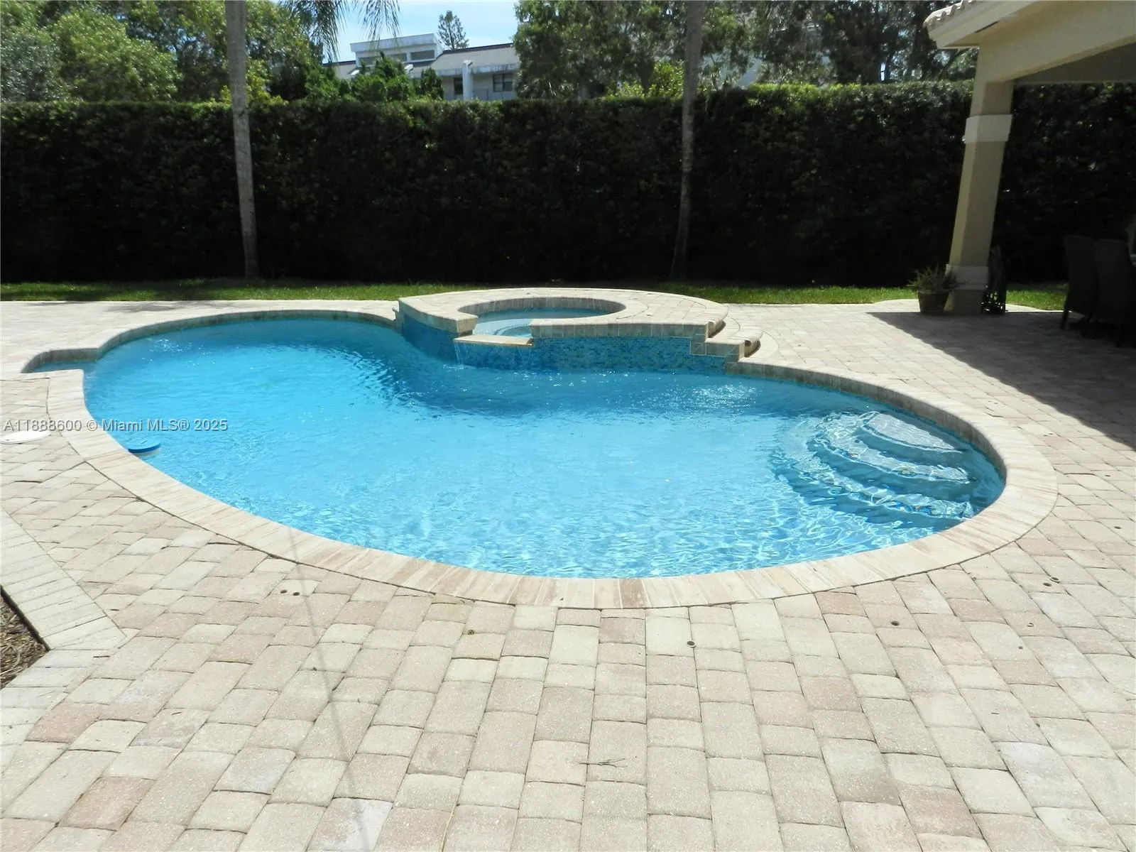 210 La Costa Ct
