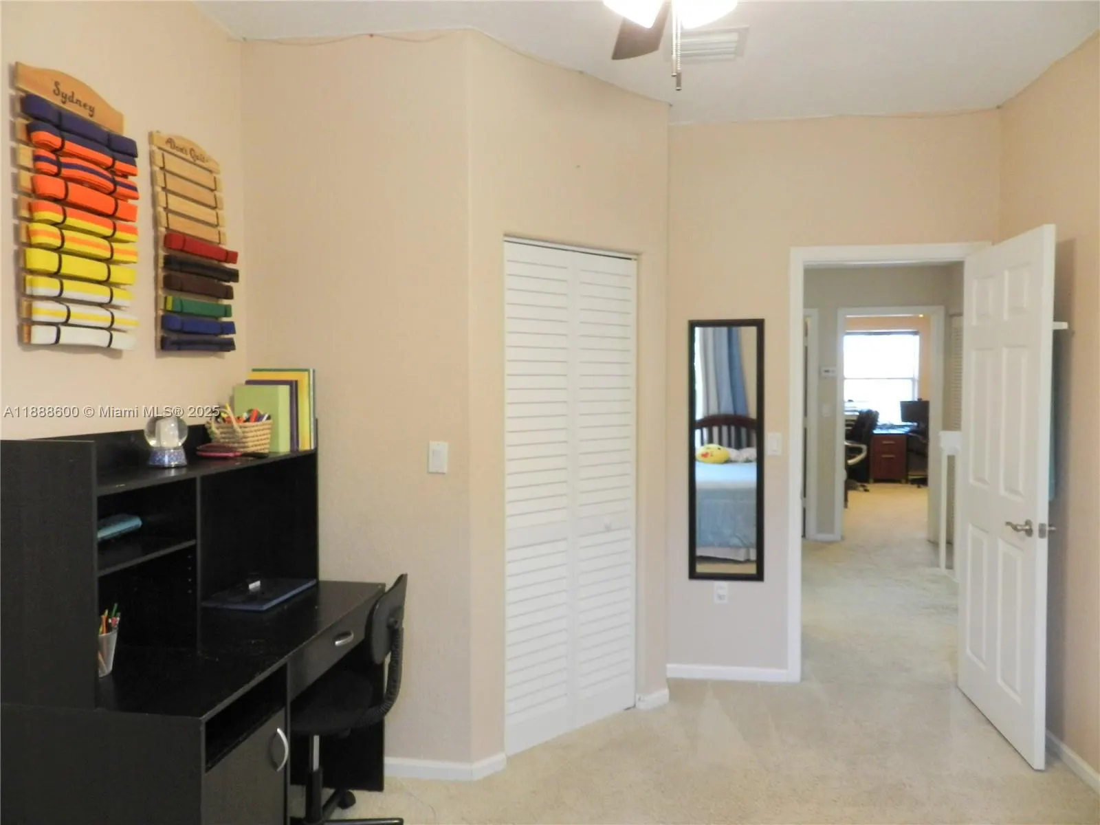 210 La Costa Ct