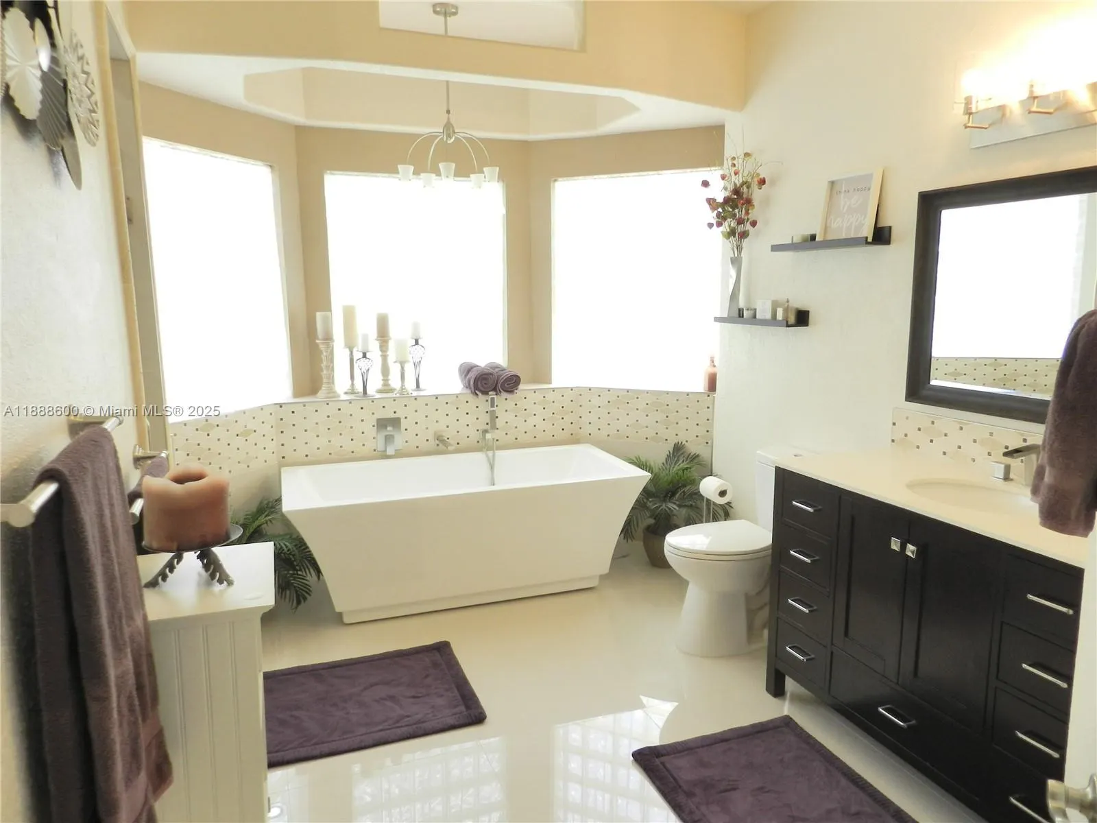 210 La Costa Ct