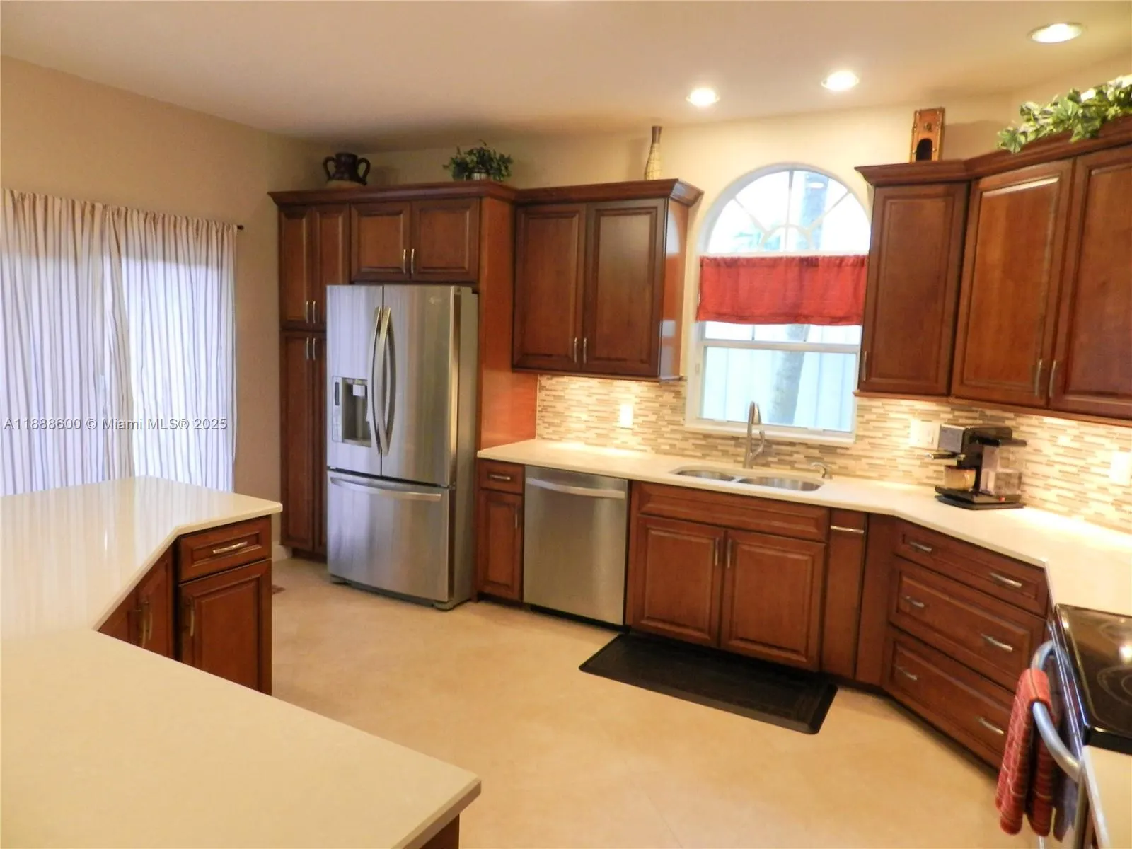 210 La Costa Ct