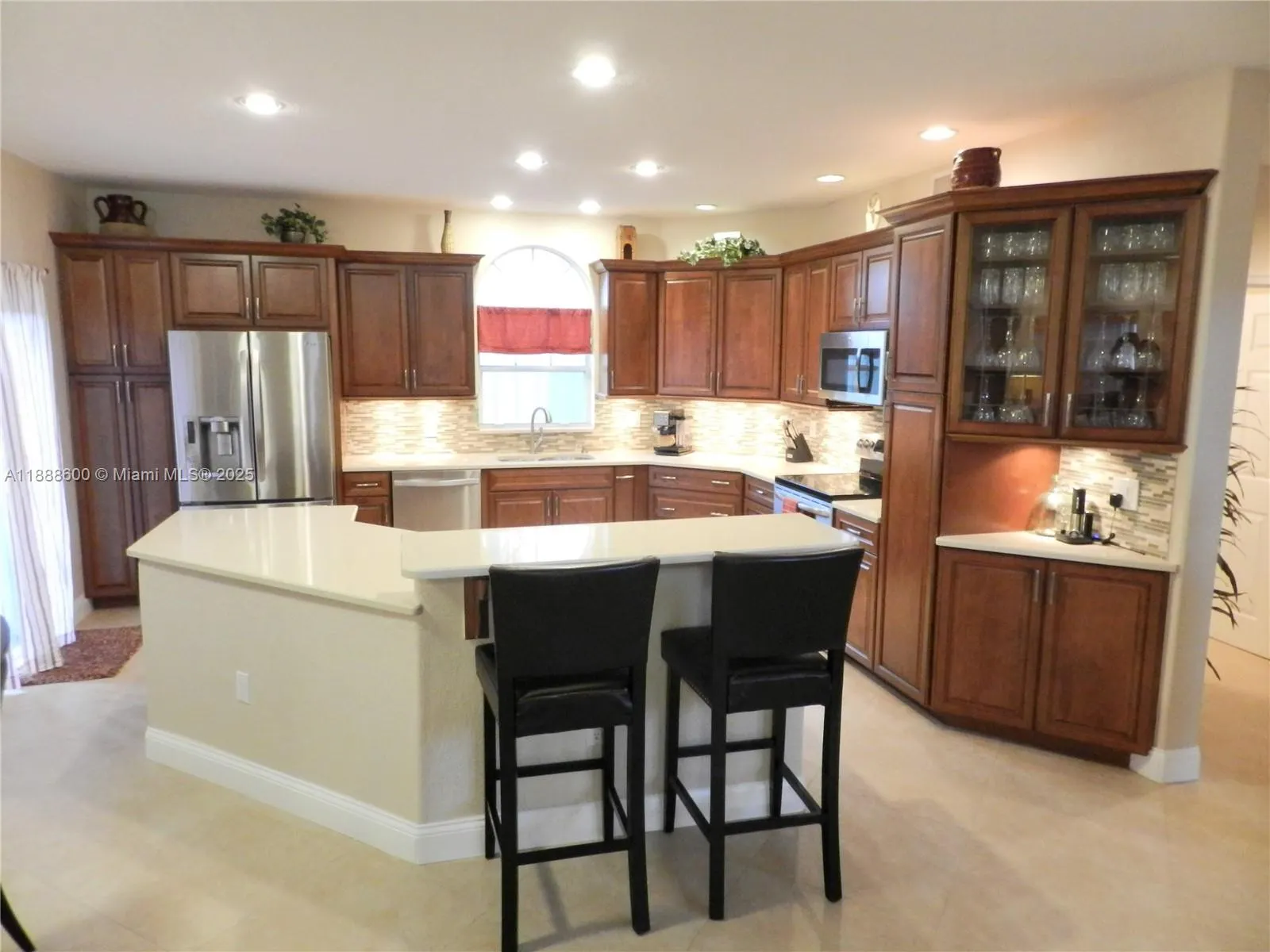 210 La Costa Ct