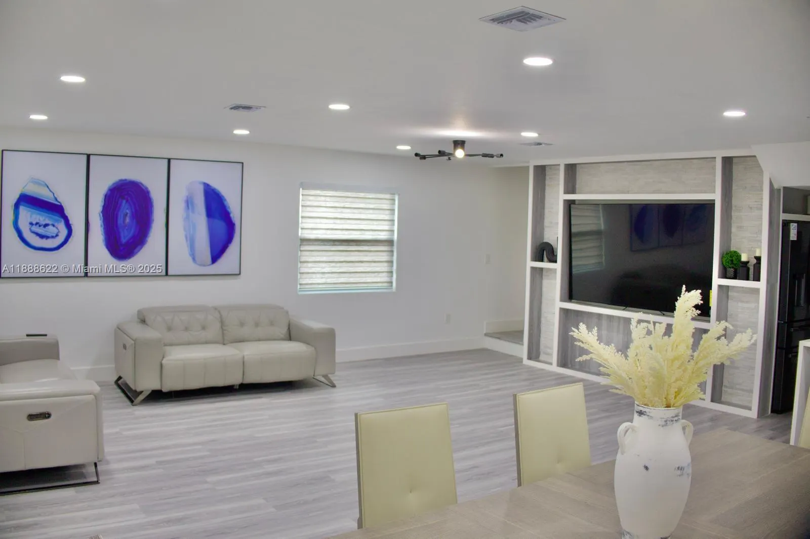 20 Eagle Dr