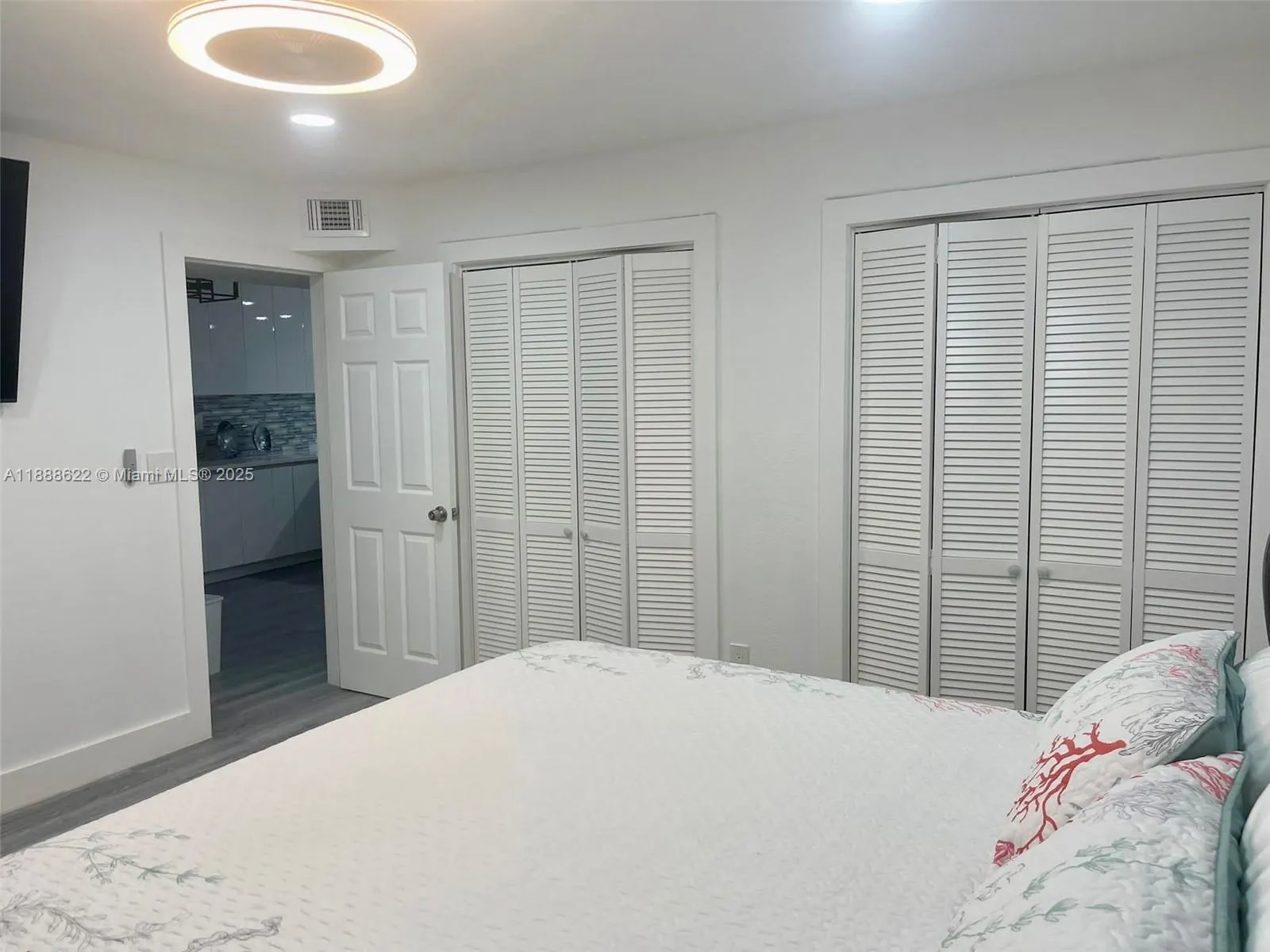 20 Eagle Dr