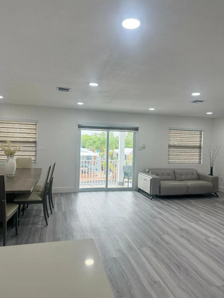 20 Eagle Dr