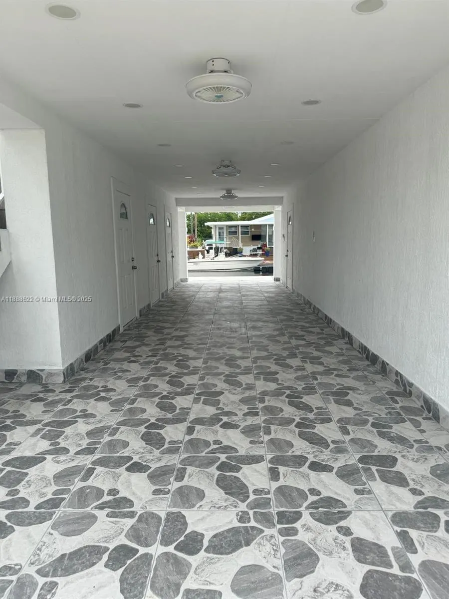 20 Eagle Dr