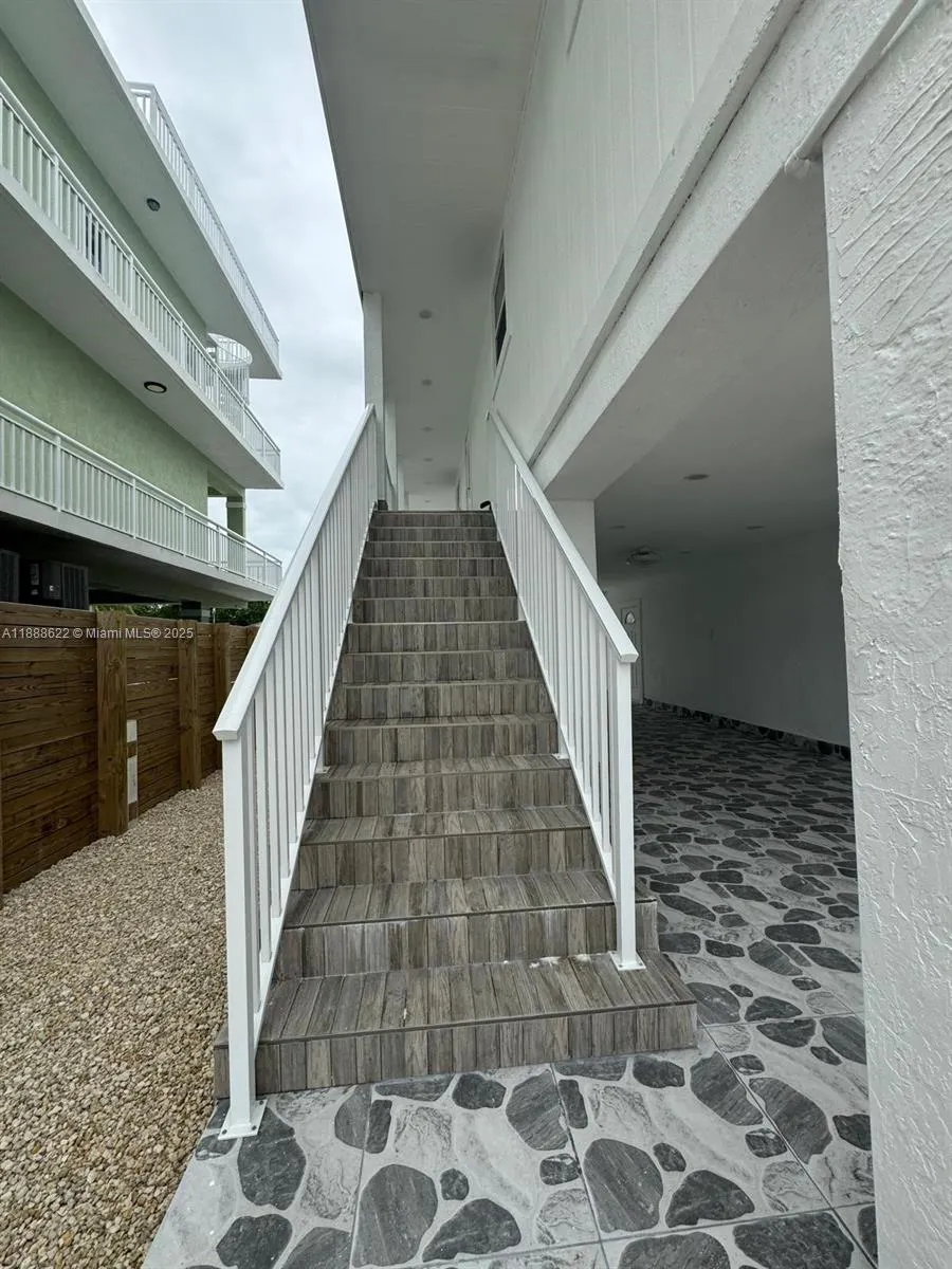 20 Eagle Dr