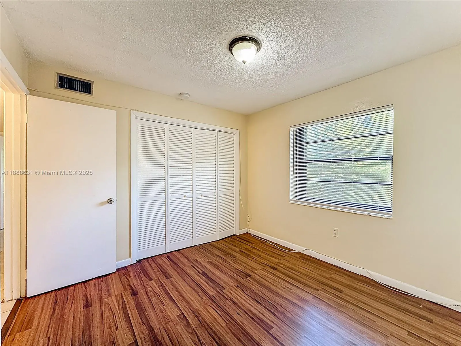 2335 NE 172nd St, #8