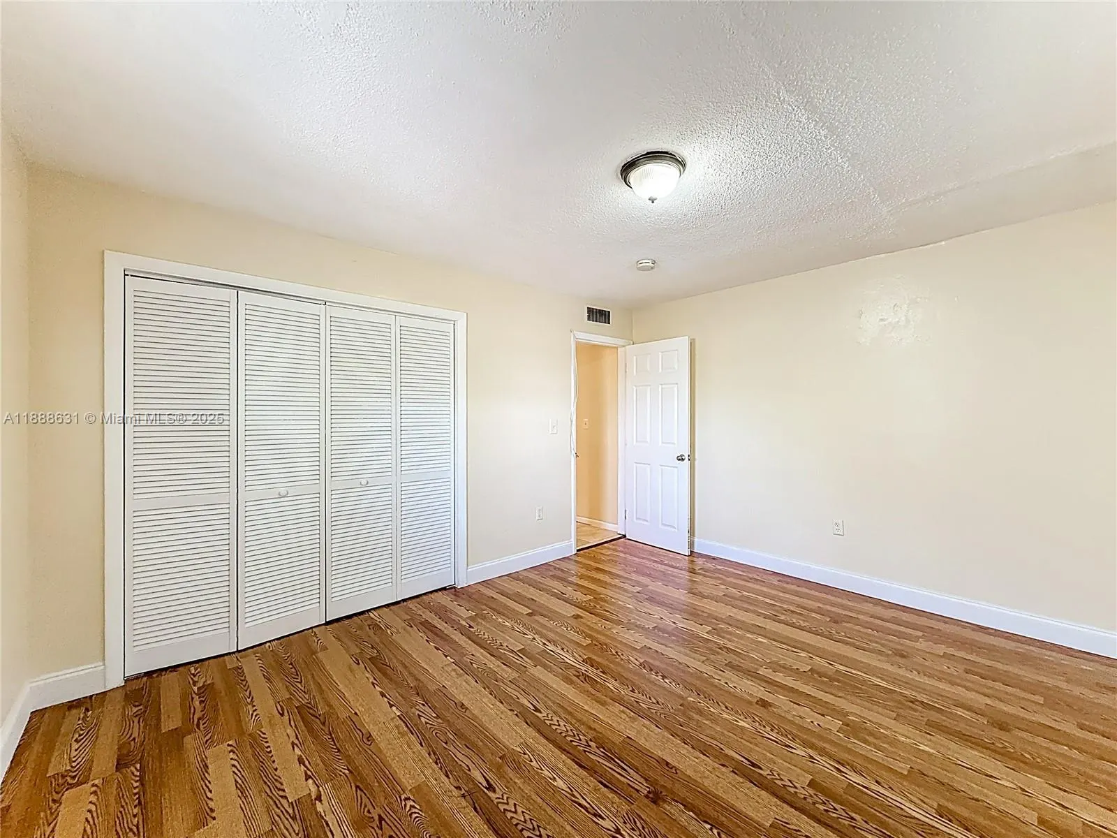 2335 NE 172nd St, #8