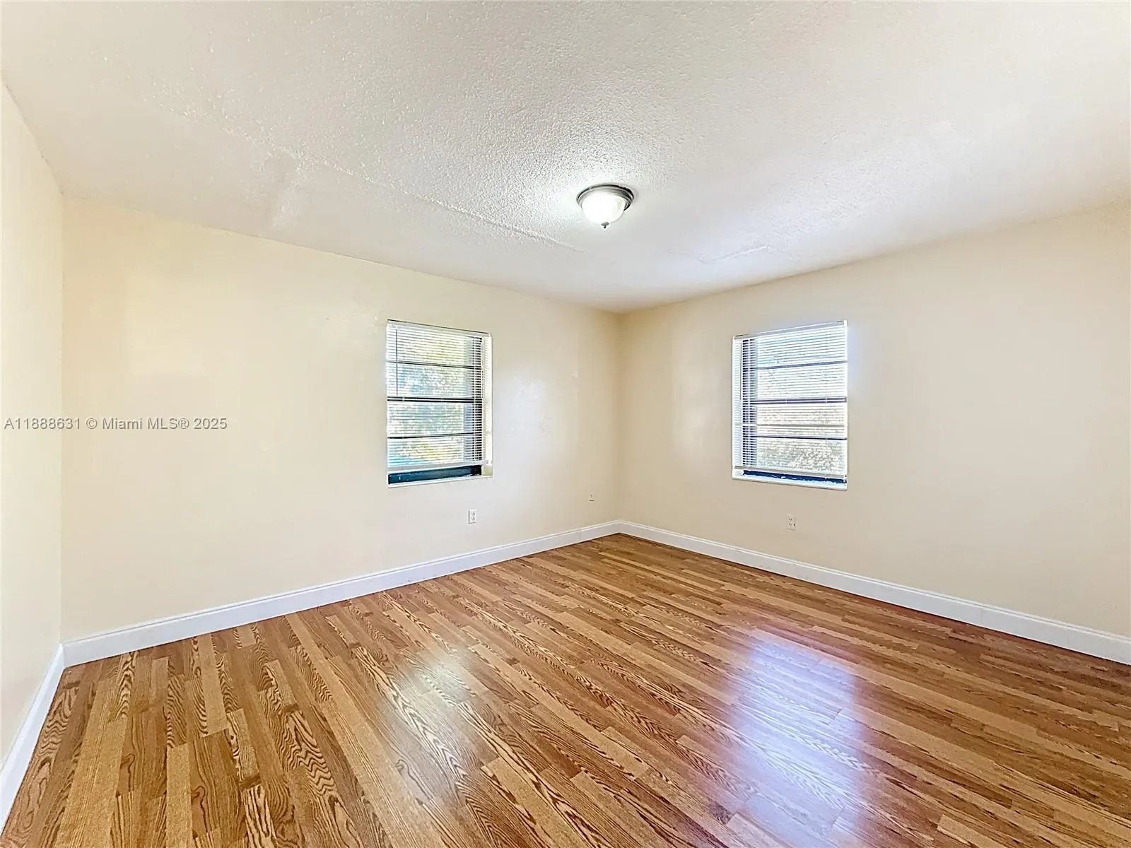 2335 NE 172nd St, #8