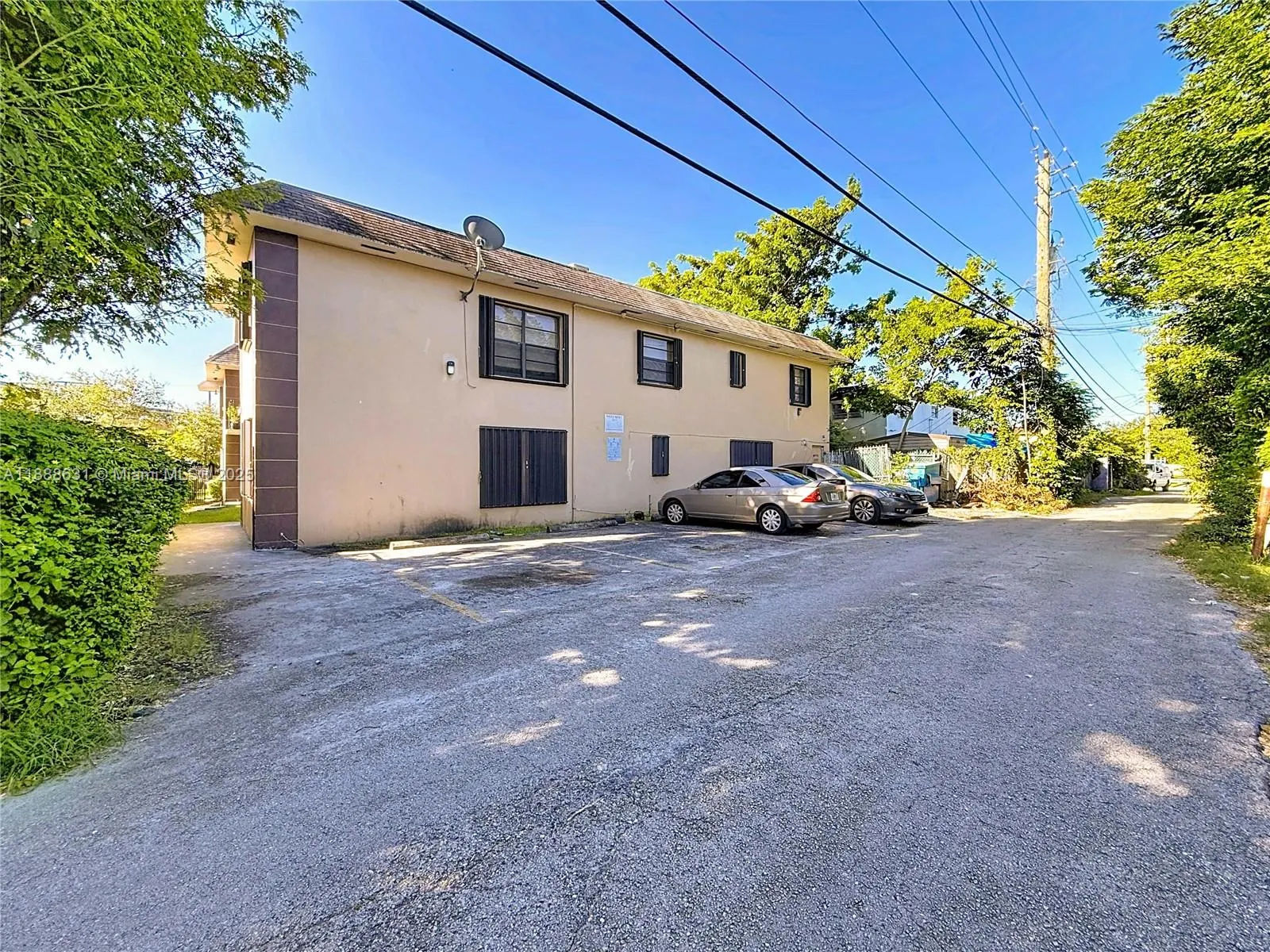2335 NE 172nd St, #8