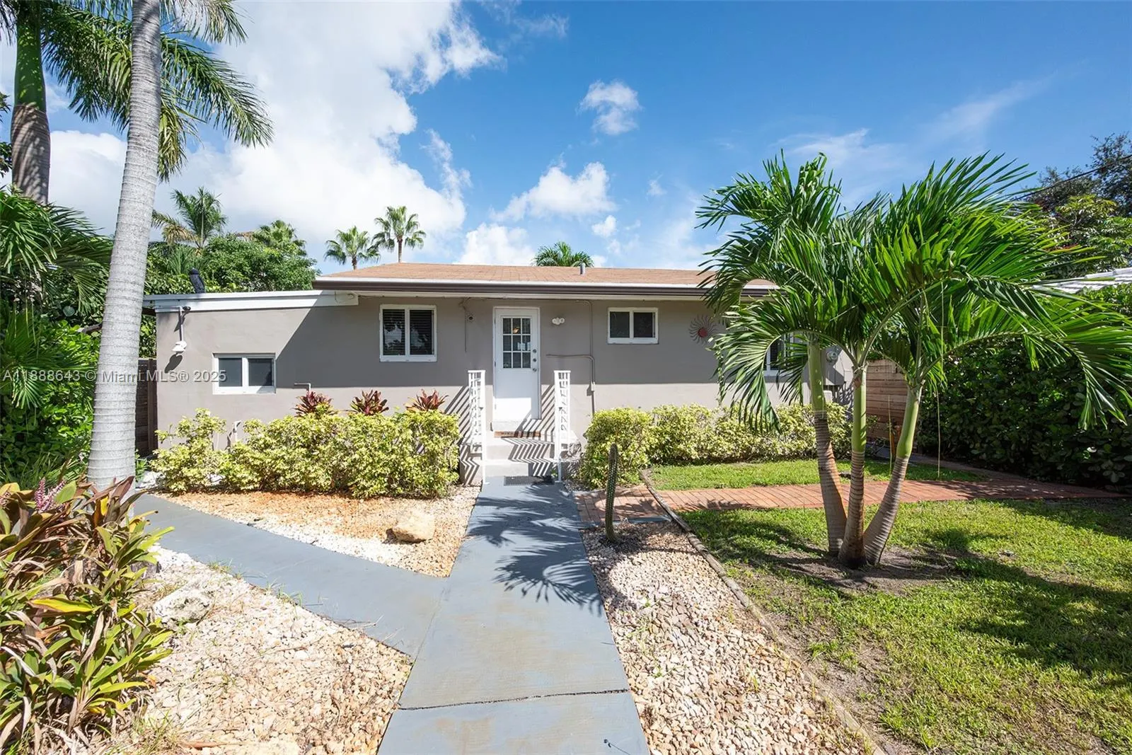 824 NE 17th Ct