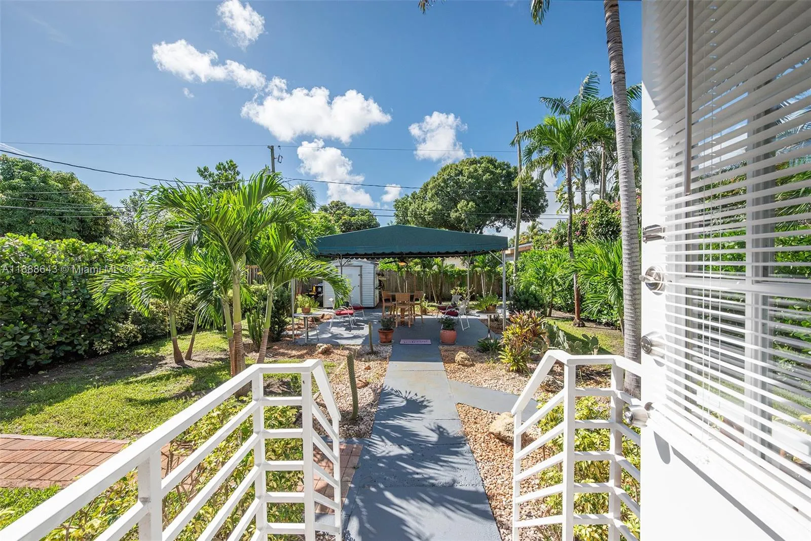 824 NE 17th Ct