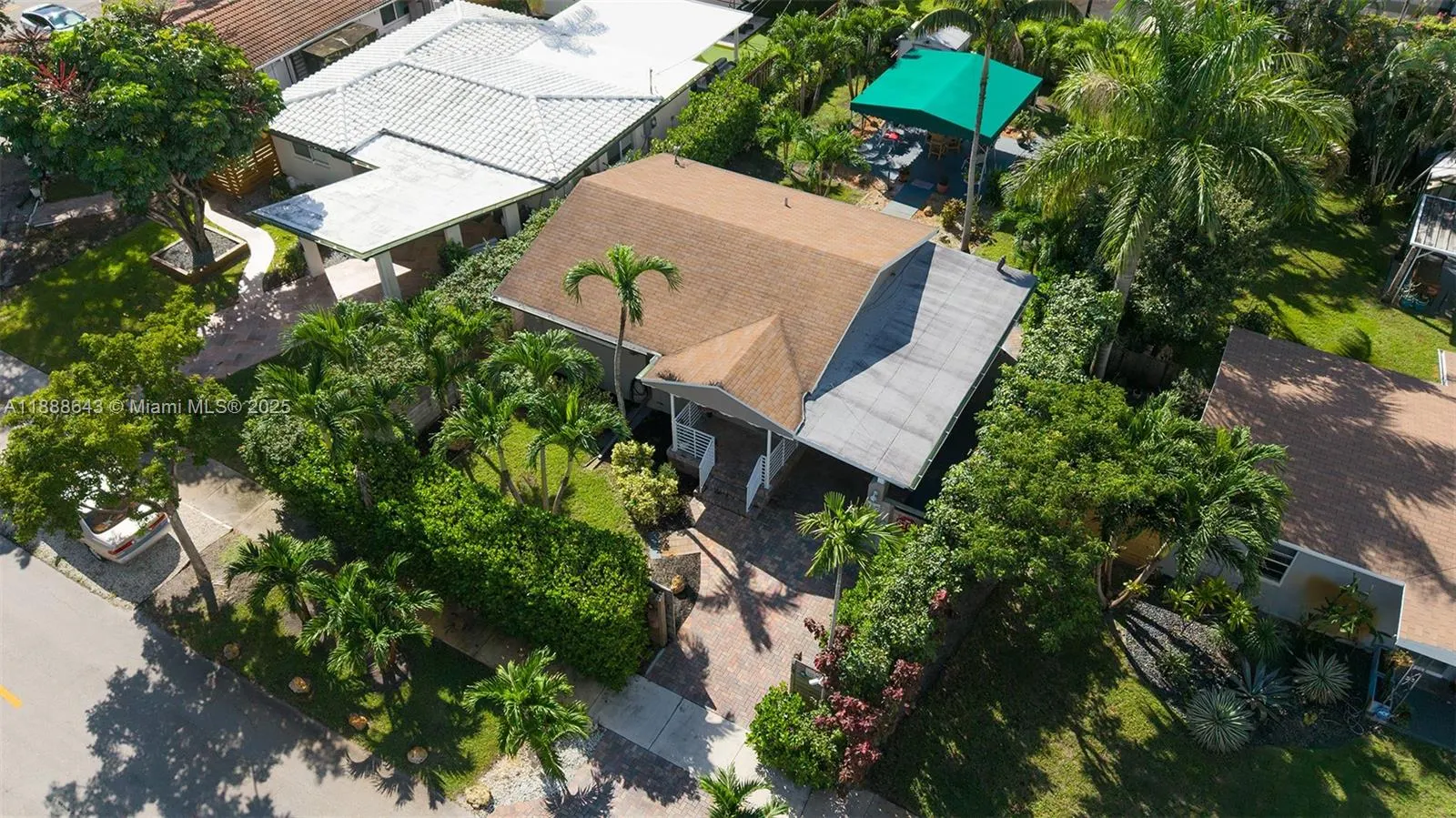 824 NE 17th Ct
