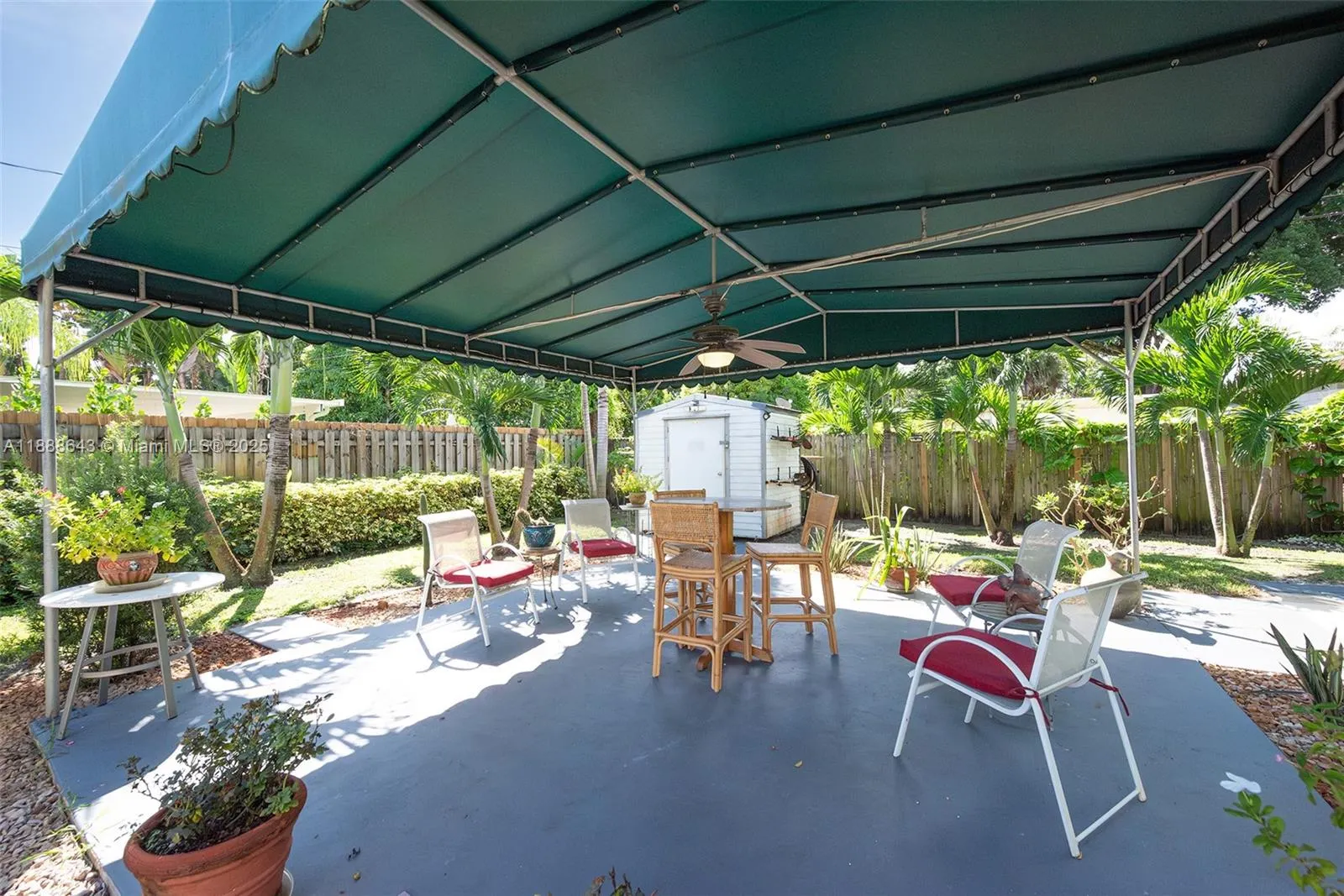 824 NE 17th Ct