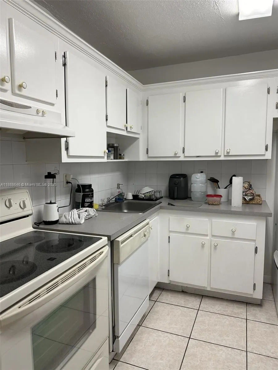 9440 Fontainebleau Blvd, #109