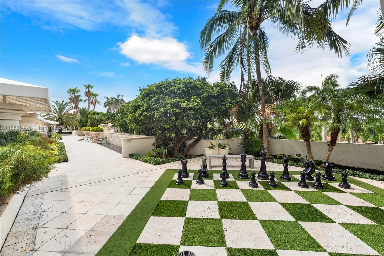 6000 Island Blvd, #203