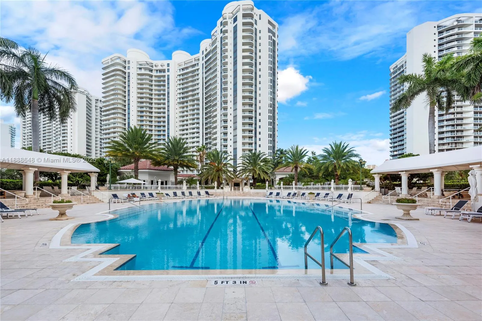 6000 Island Blvd, #203