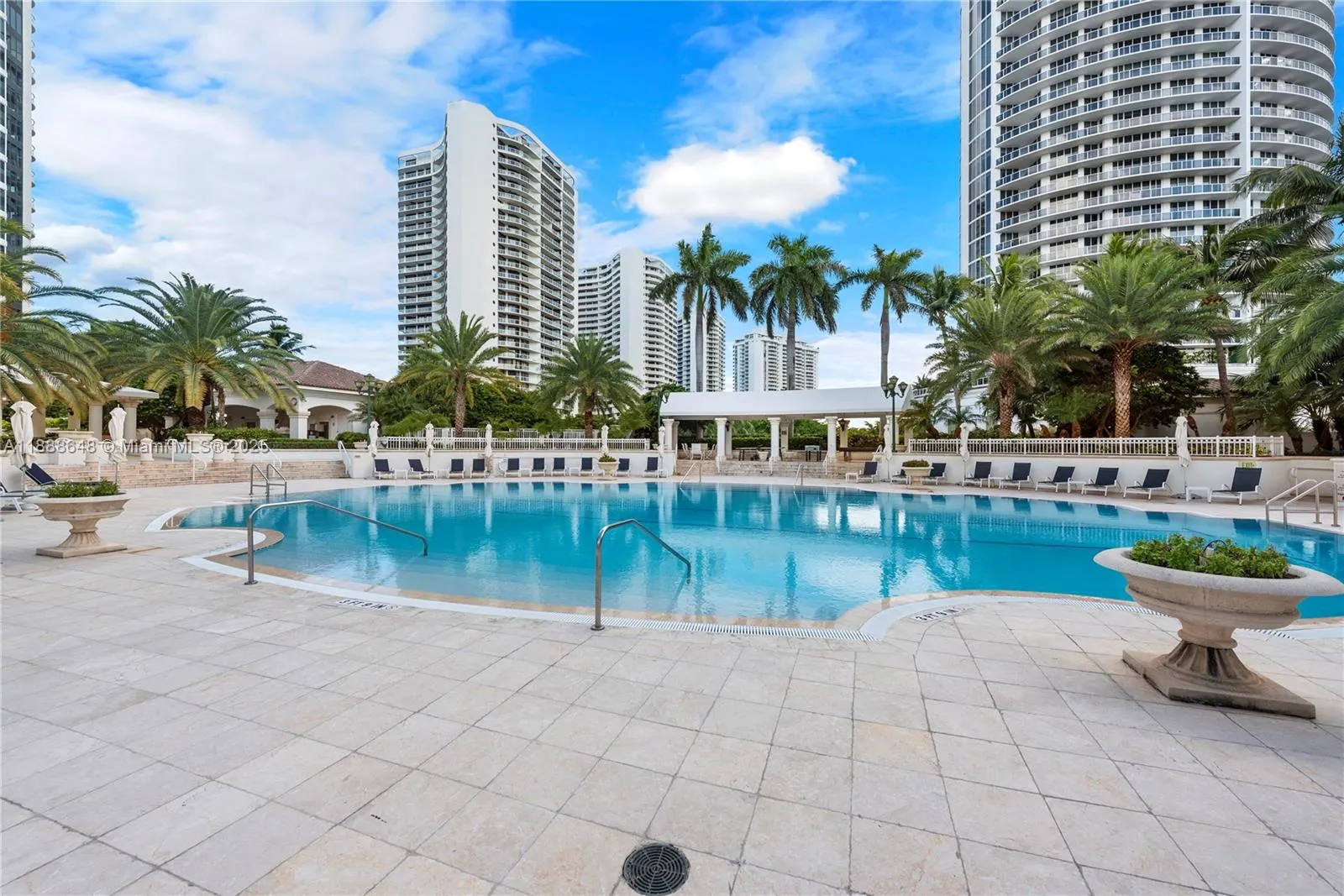6000 Island Blvd, #203