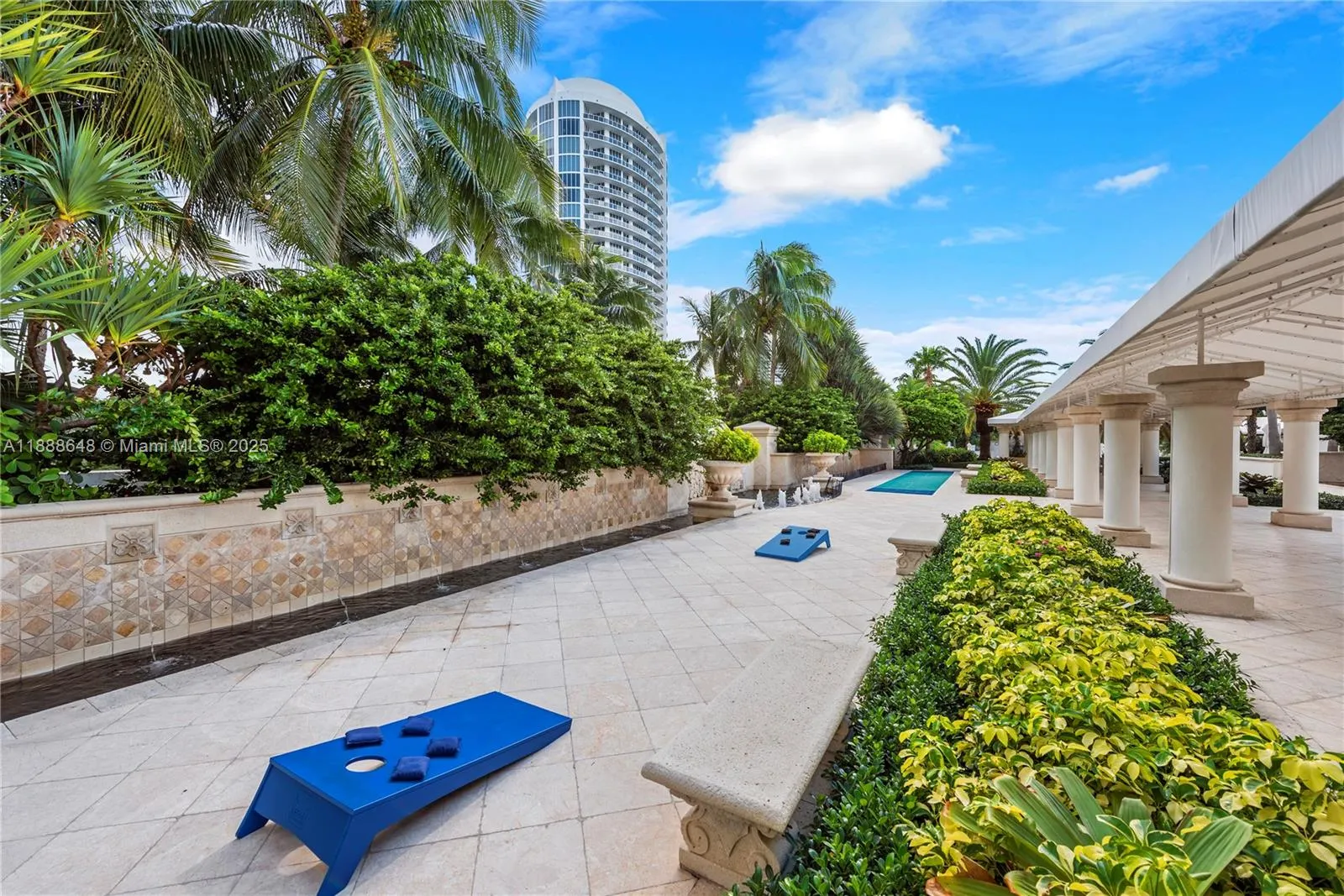6000 Island Blvd, #203