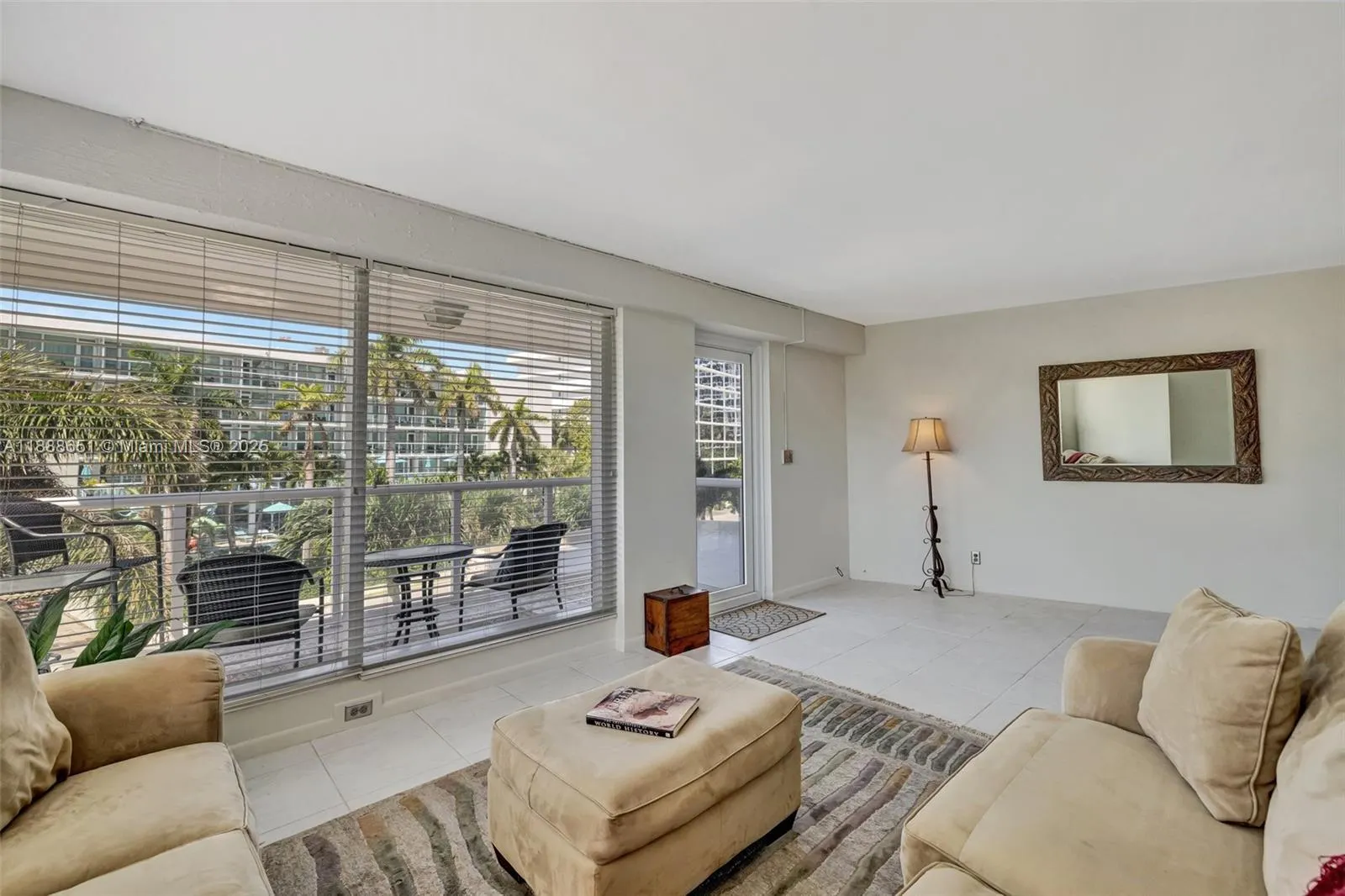 3000 Holiday Dr, #306