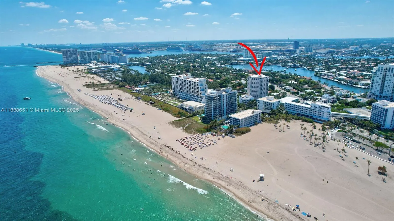 3000 Holiday Dr, #306