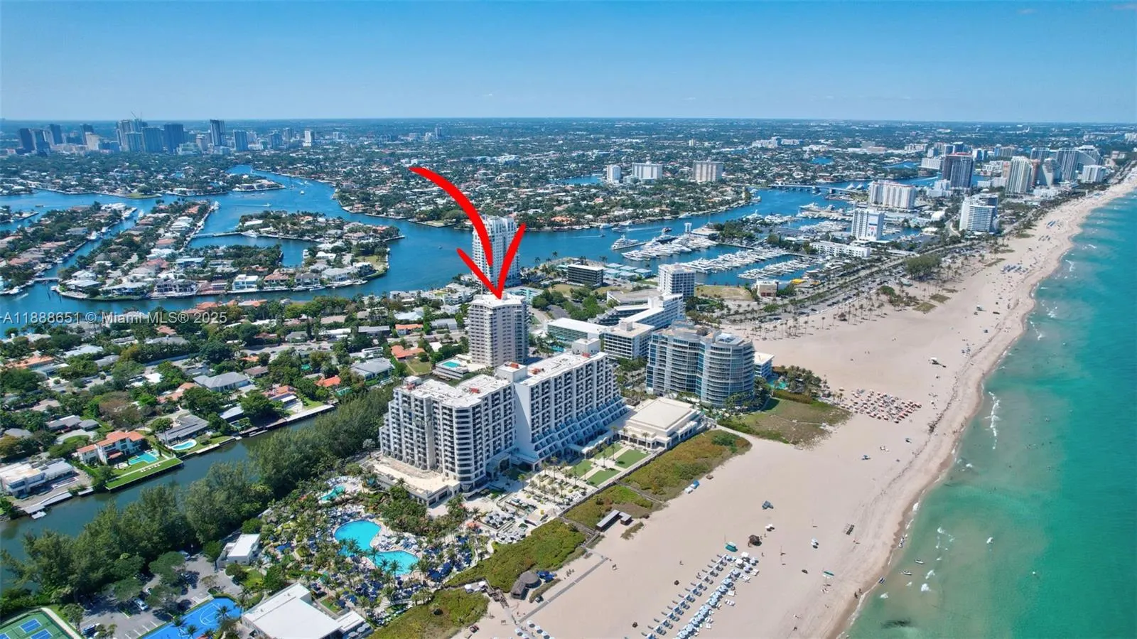 3000 Holiday Dr, #306