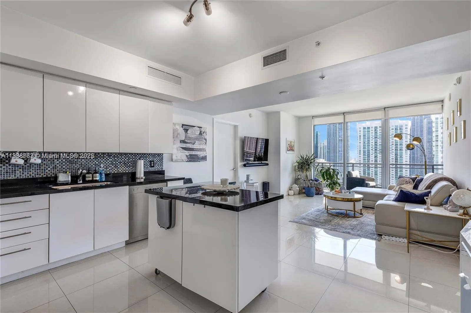 92 SW 3rd St, #3012
