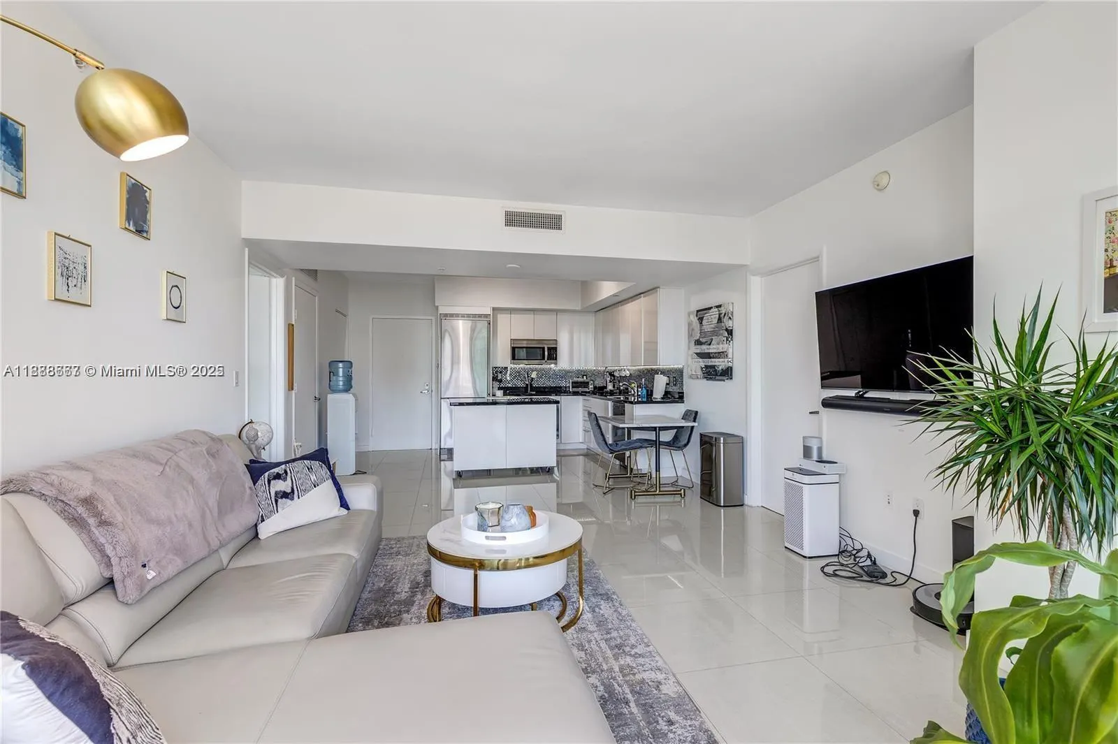 92 SW 3rd St, #3012