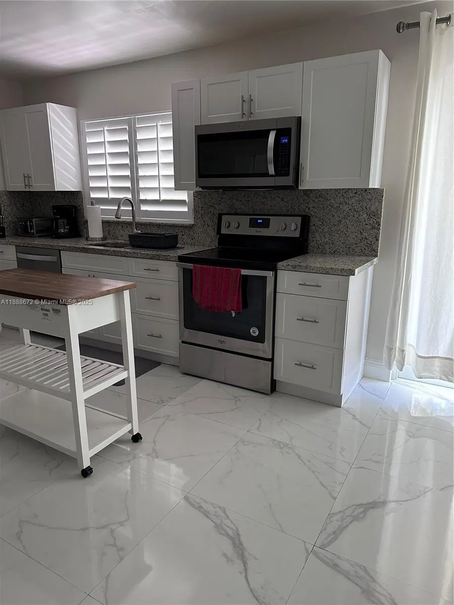 7500 SW 81st Ave