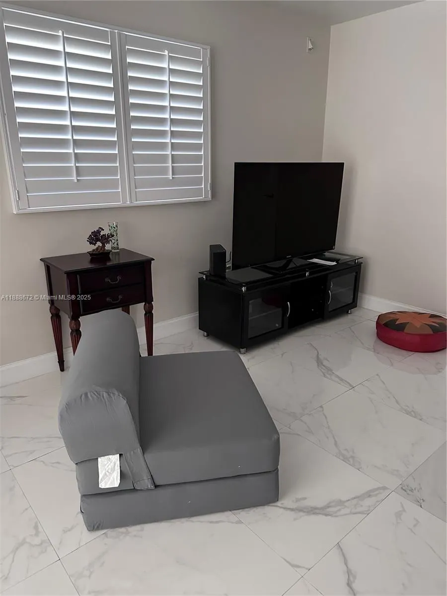 7500 SW 81st Ave
