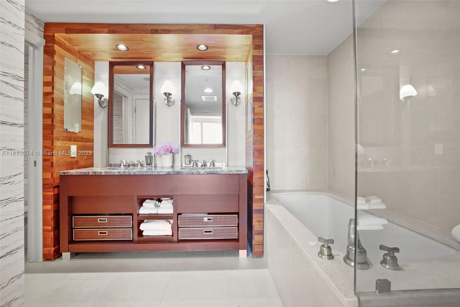 6899 Collins Ave, #1610