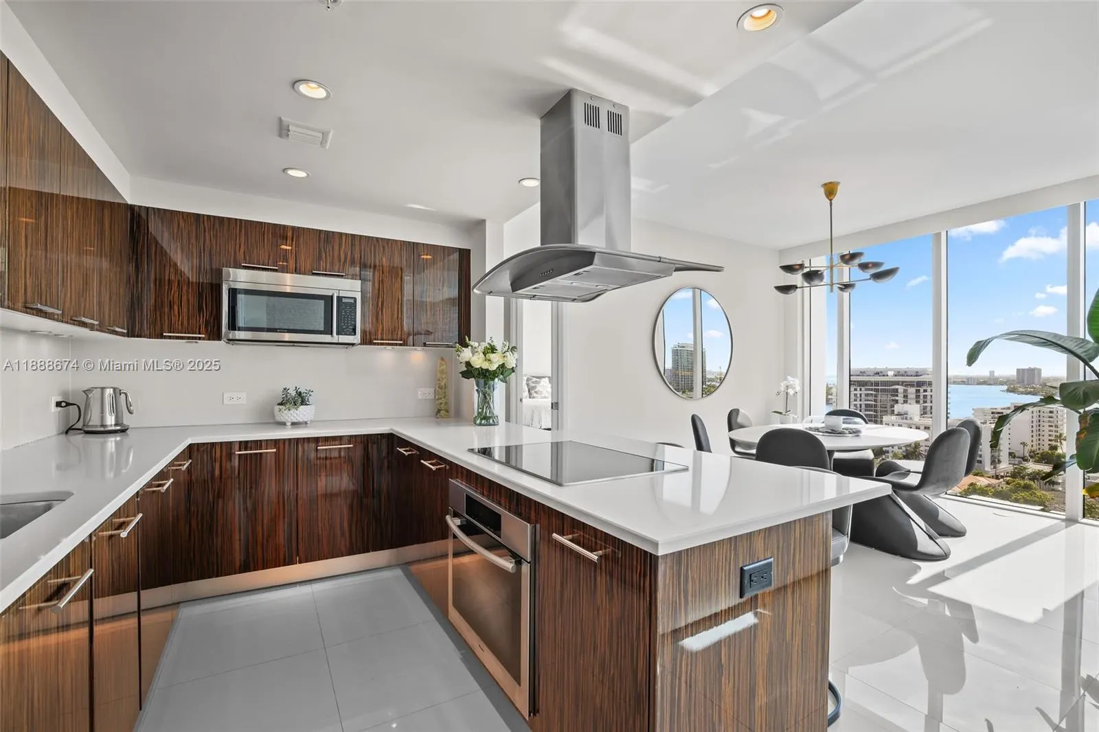 6899 Collins Ave, #1610