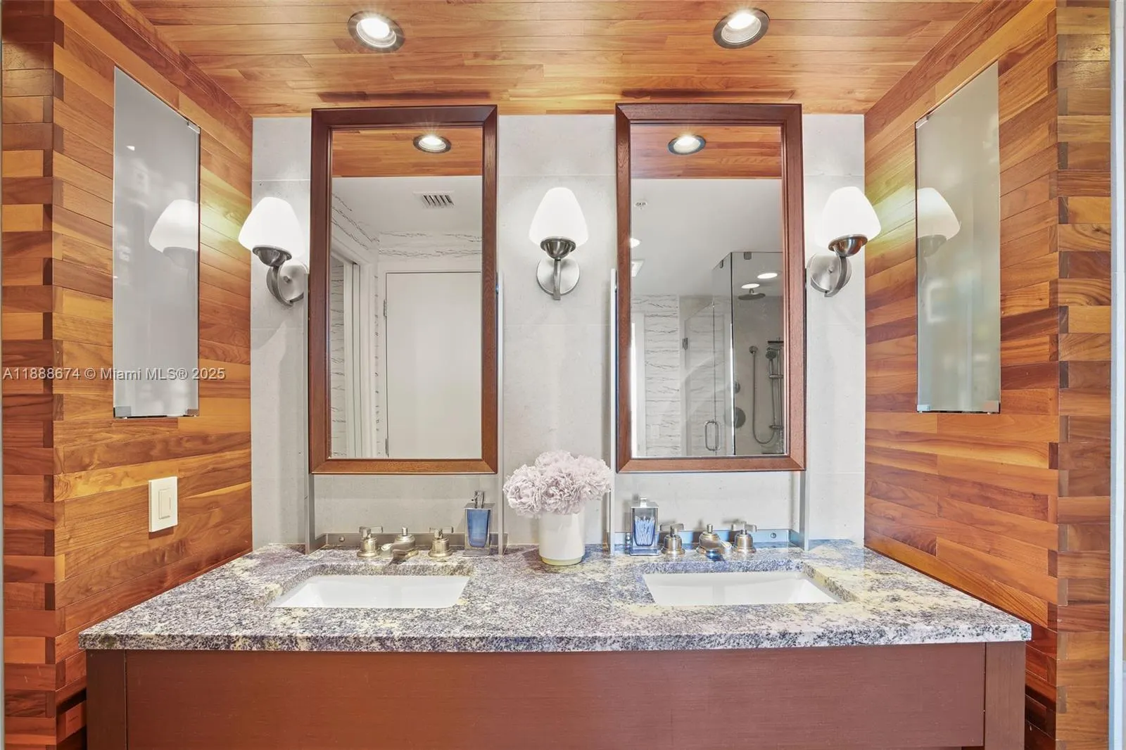 6899 Collins Ave, #1610