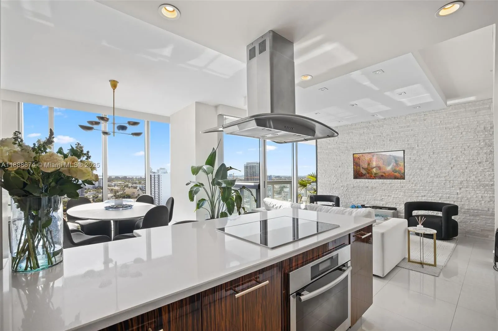 6899 Collins Ave, #1610
