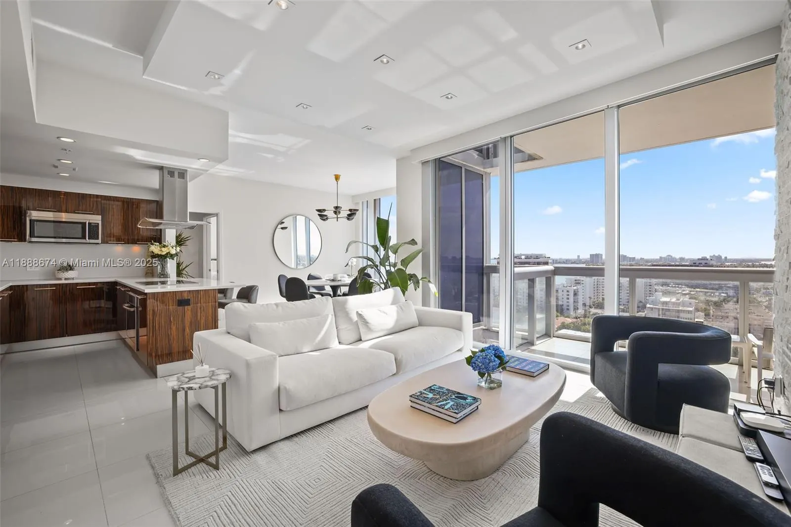 6899 Collins Ave, #1610
