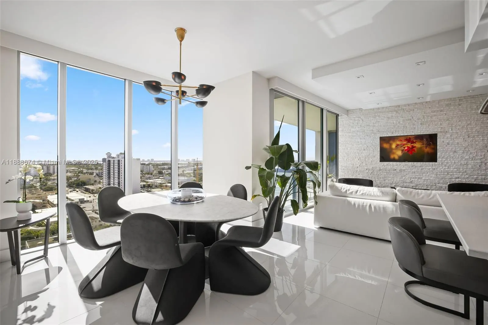 6899 Collins Ave, #1610