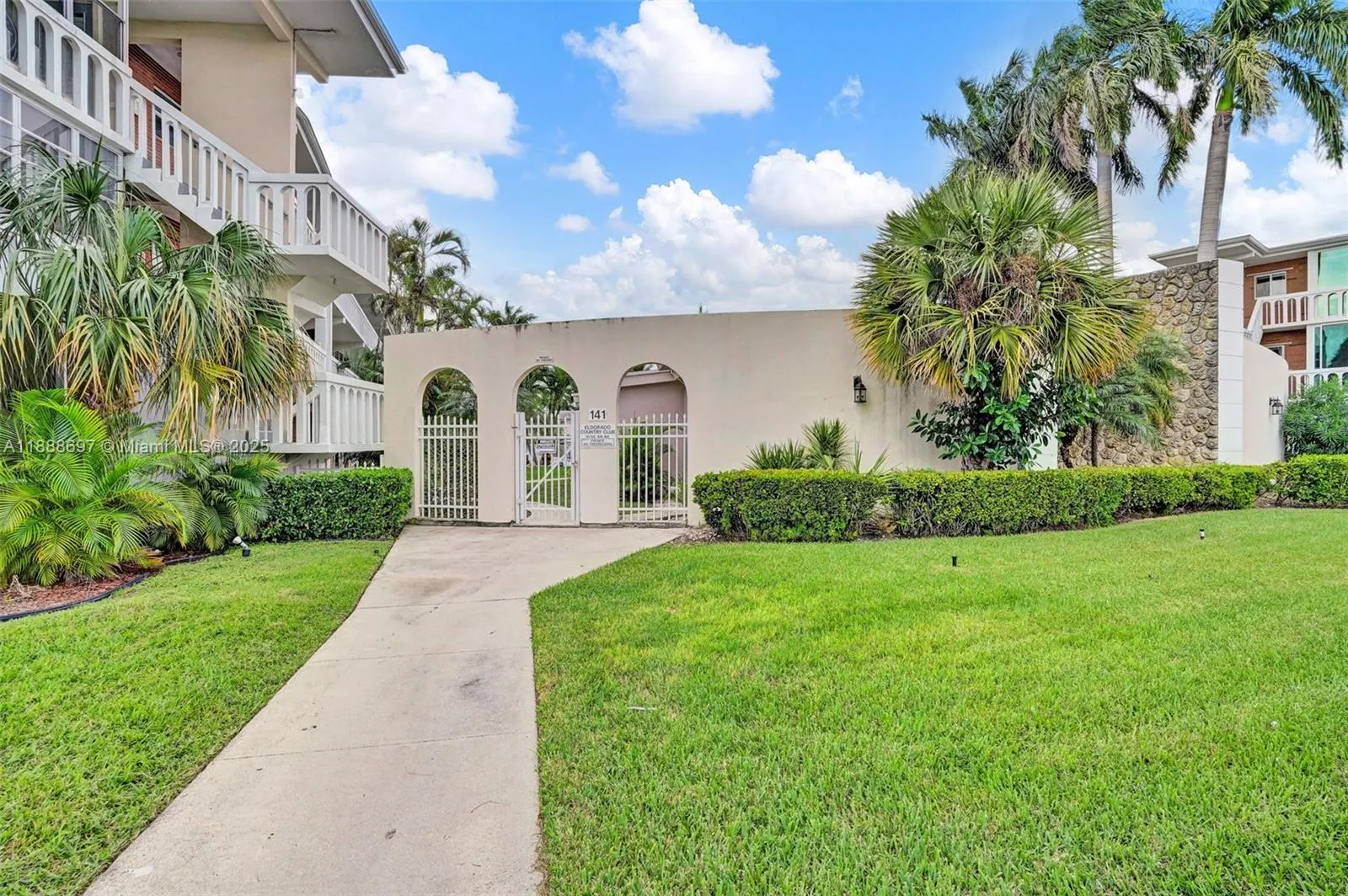 141 NE 10th Ave, #27A