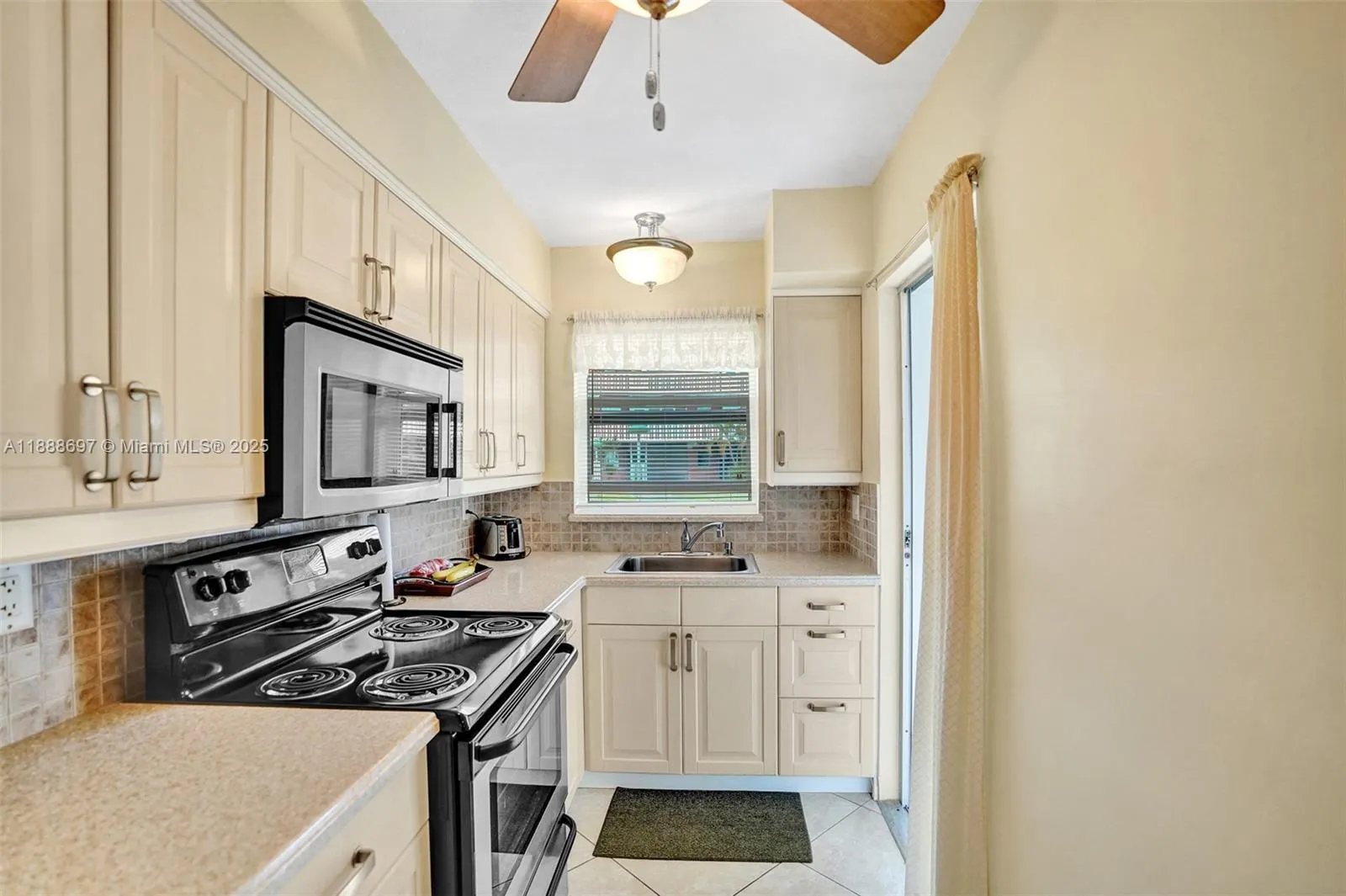 141 NE 10th Ave, #27A