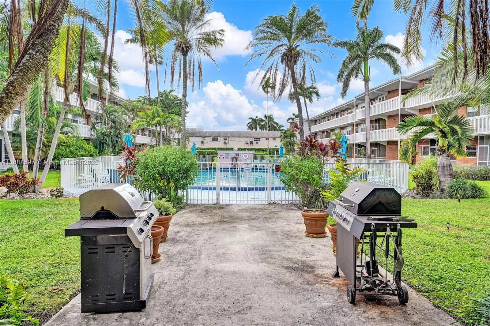 141 NE 10th Ave, #27A
