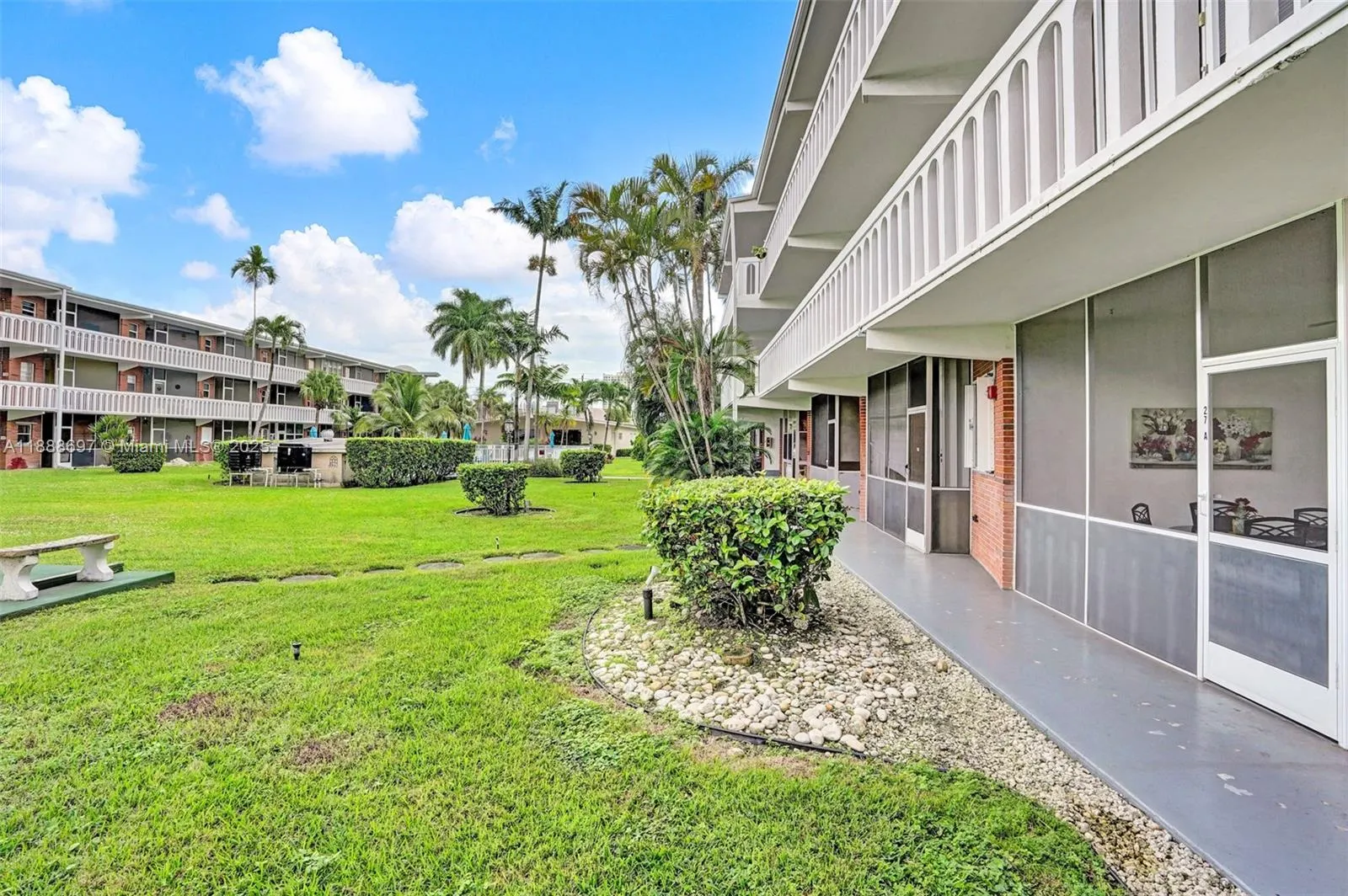 141 NE 10th Ave, #27A