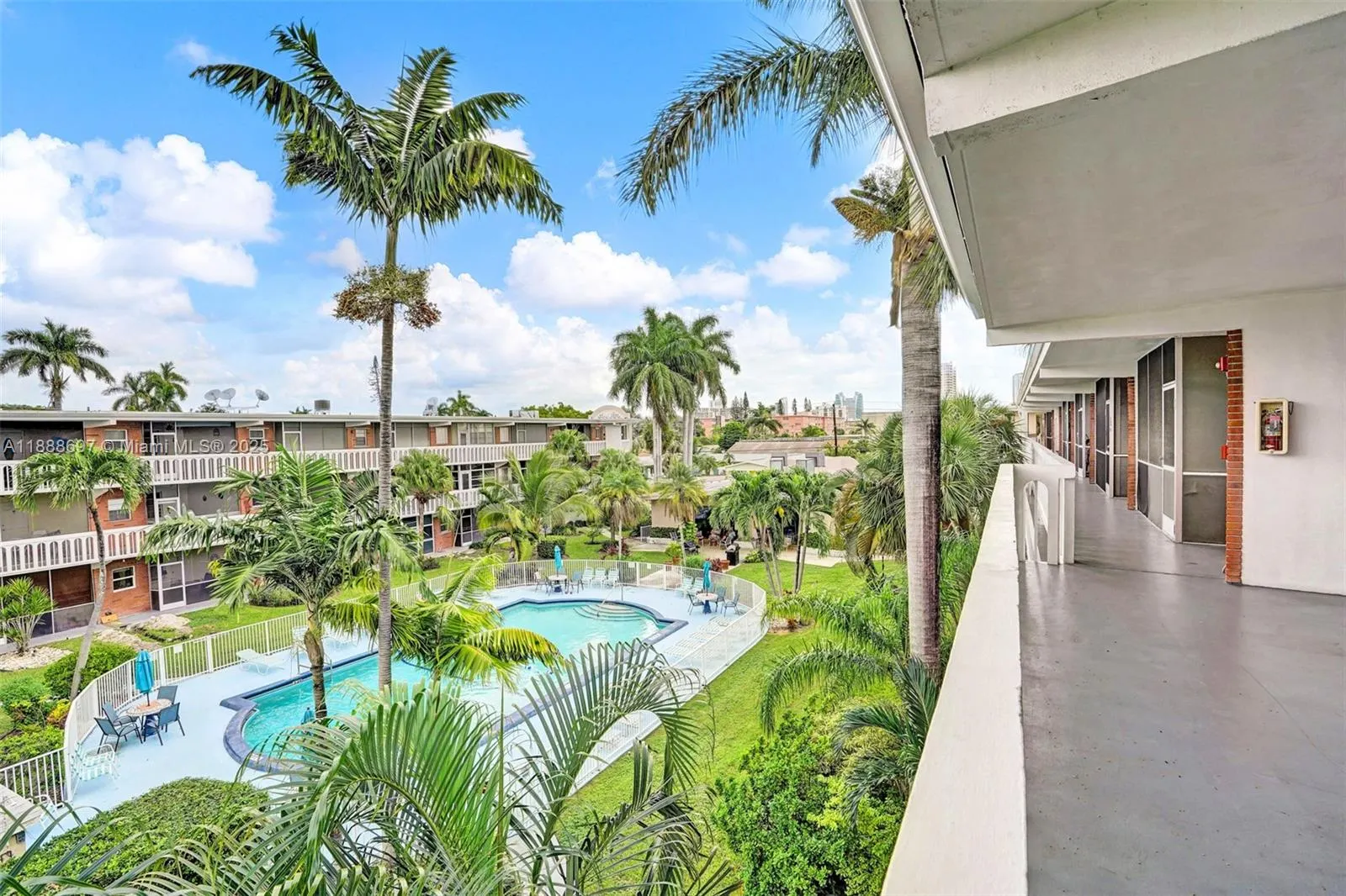 141 NE 10th Ave, #27A