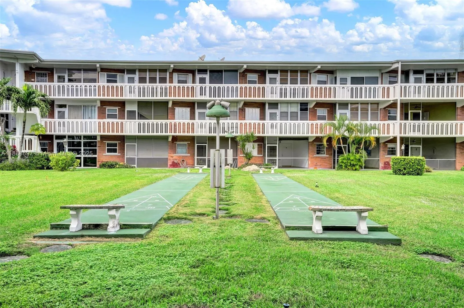 141 NE 10th Ave, #27A