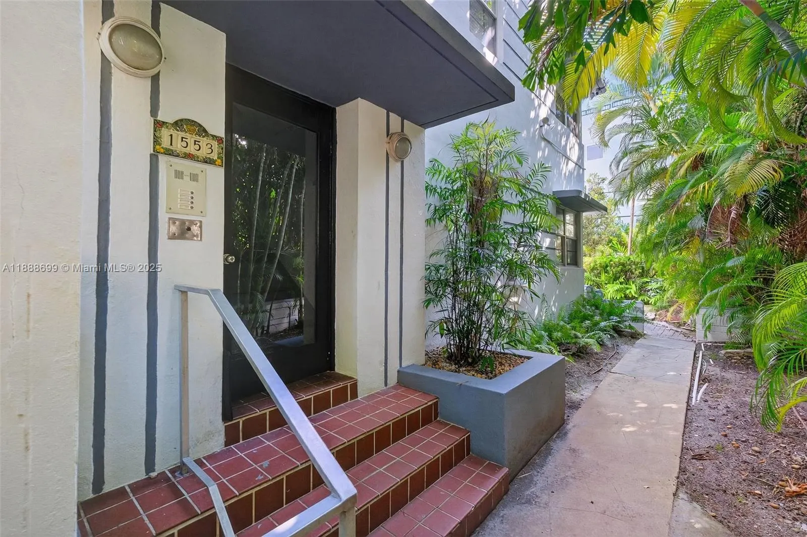 1553 Meridian Ave, #103