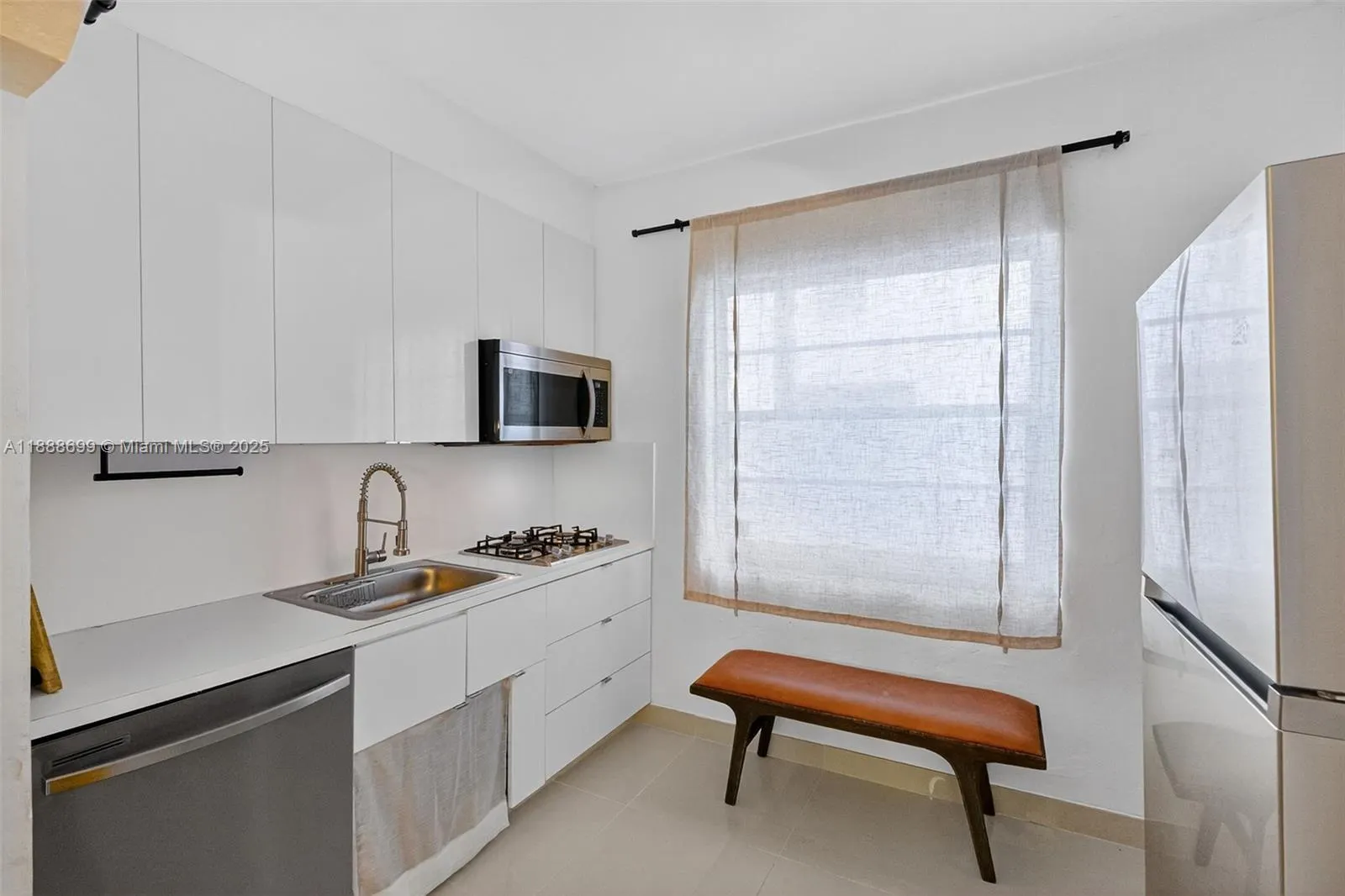 1553 Meridian Ave, #103