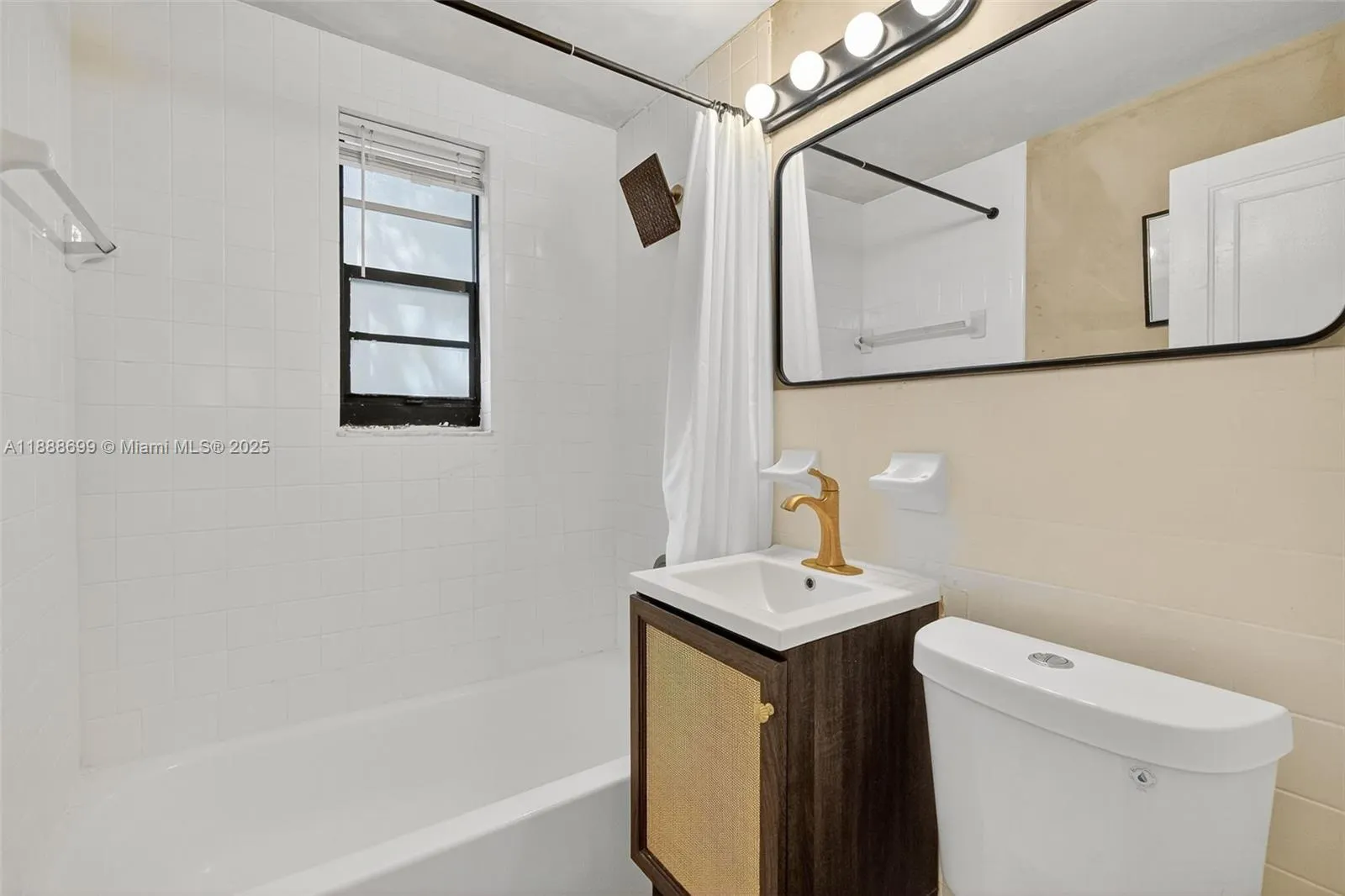 1553 Meridian Ave, #103