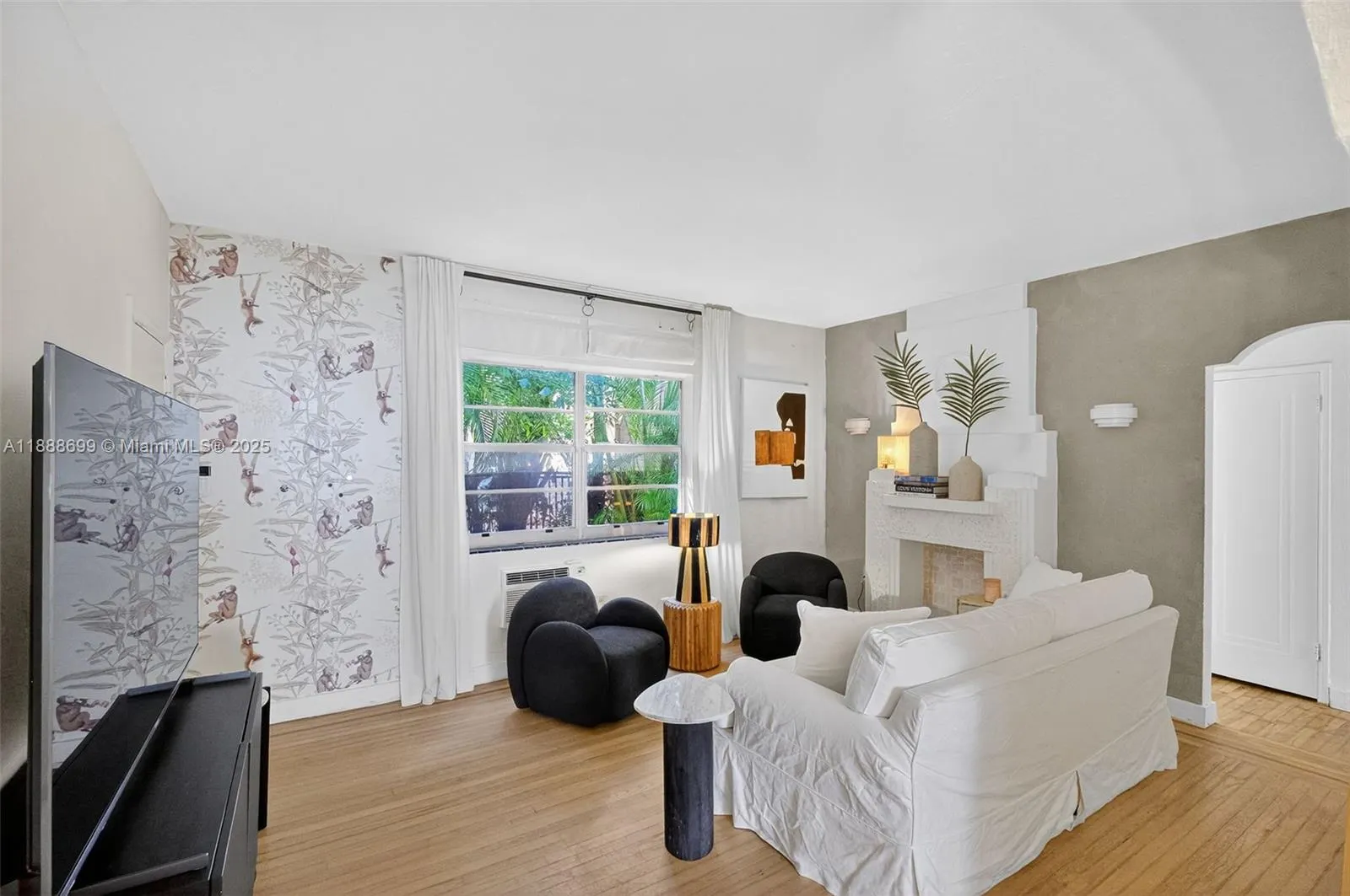 1553 Meridian Ave, #103